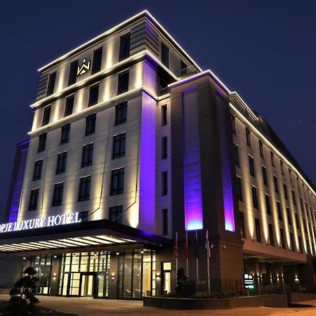 Limak Skopje Luxury Hotel Екстериор снимка Mercure Baku