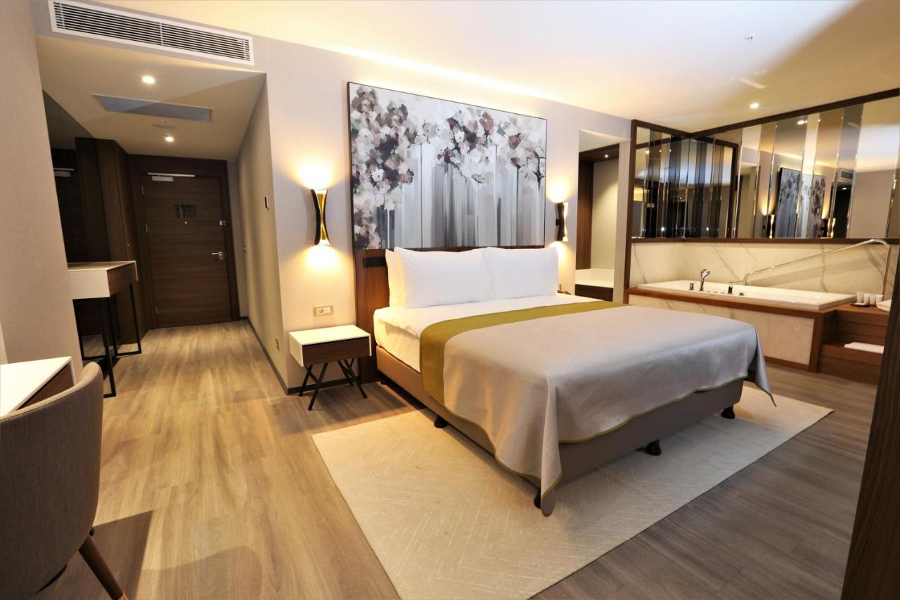 Limak Skopje Luxury Hotel Екстериор снимка A bedroom at the hotel
