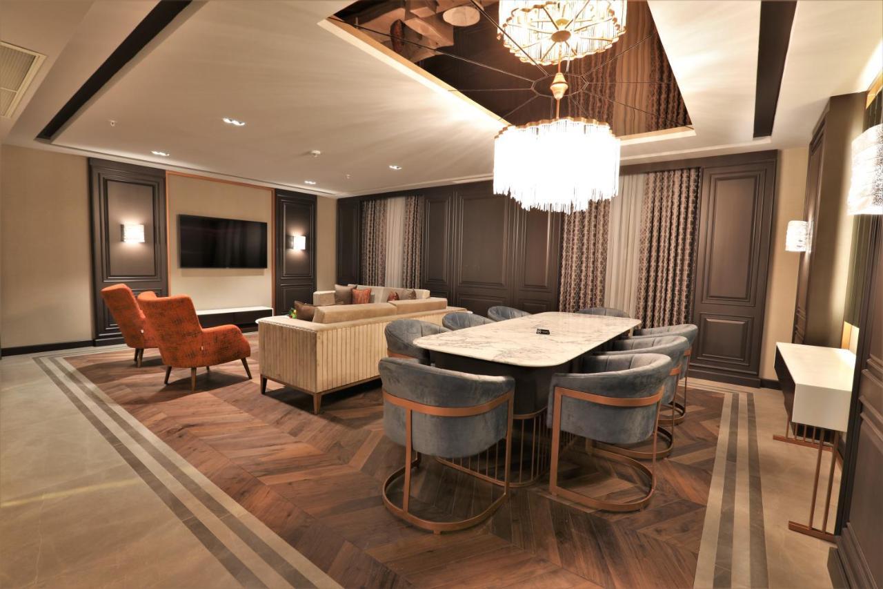 Limak Skopje Luxury Hotel Екстериор снимка