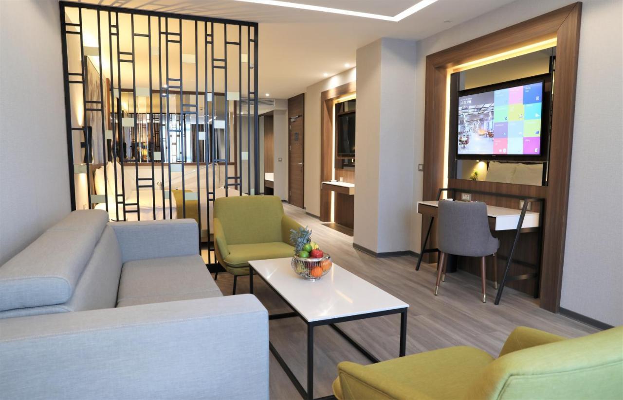 Limak Skopje Luxury Hotel Екстериор снимка Suite