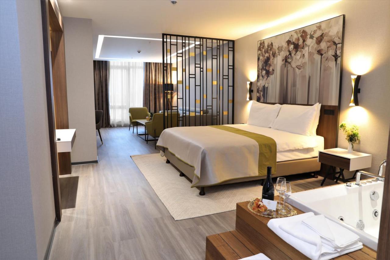Limak Skopje Luxury Hotel Екстериор снимка A suite at the hotel