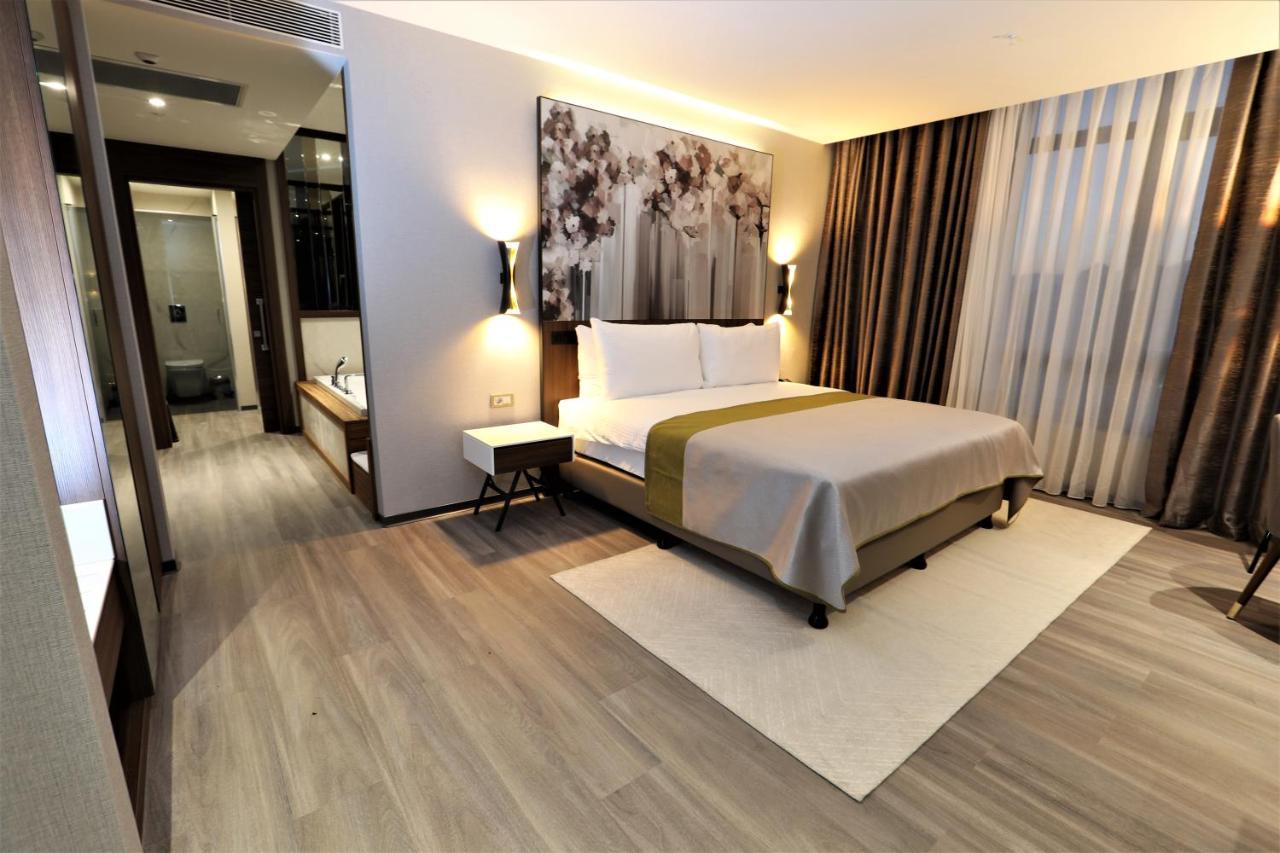 Limak Skopje Luxury Hotel Екстериор снимка A bedroom at the hotel