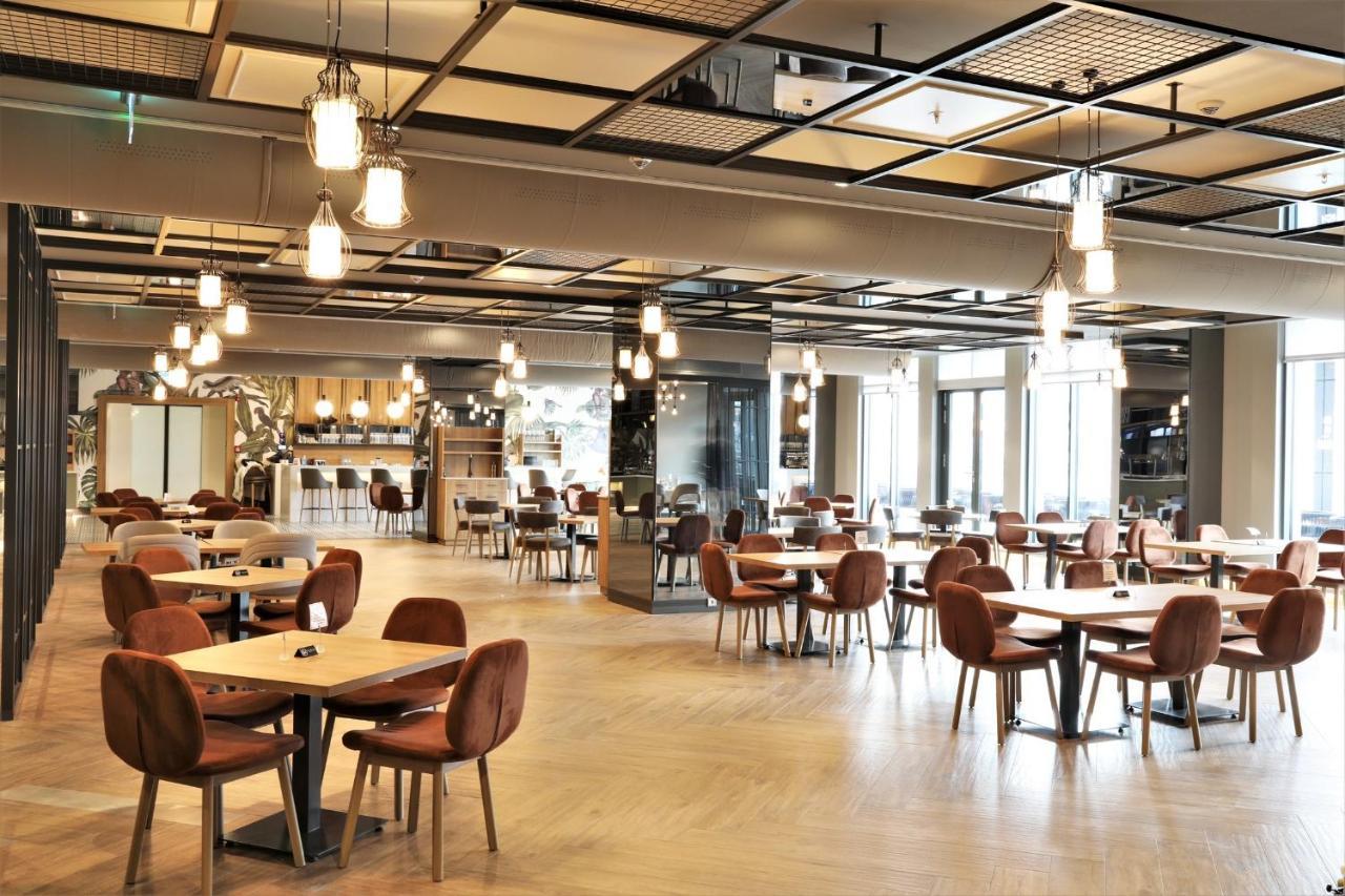 Limak Skopje Luxury Hotel Екстериор снимка The lounge at Haneda Airport