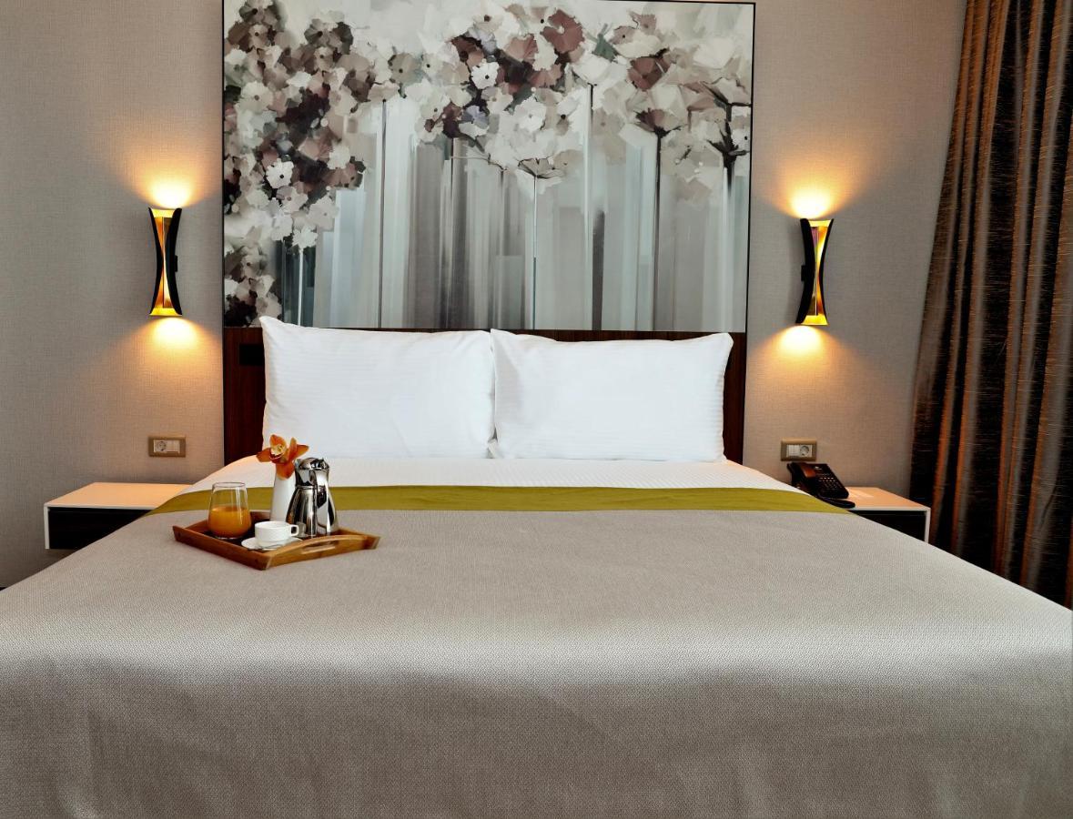 Limak Skopje Luxury Hotel Екстериор снимка A bedroom at the hotel