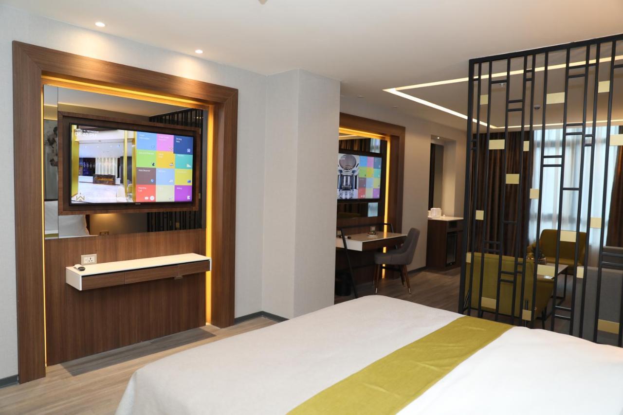 Limak Skopje Luxury Hotel Екстериор снимка Suite
