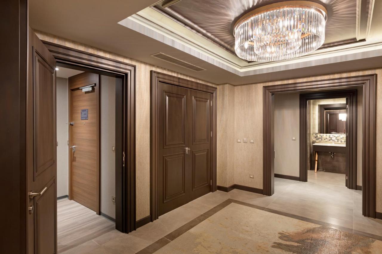 Limak Skopje Luxury Hotel Екстериор снимка Interior of a suite