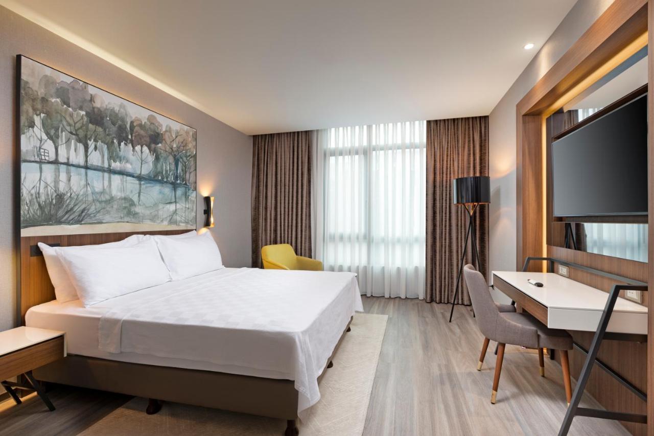 Limak Skopje Luxury Hotel Екстериор снимка A room at the hotel