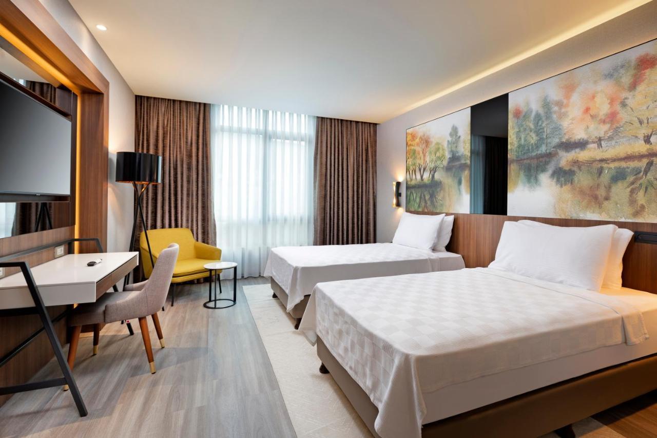 Limak Skopje Luxury Hotel Екстериор снимка