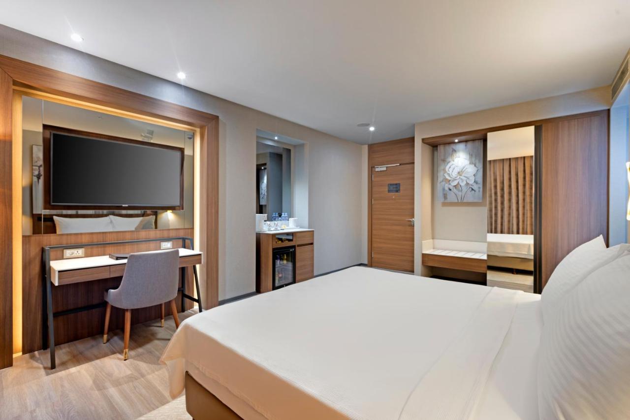 Limak Skopje Luxury Hotel Екстериор снимка A room at the hotel