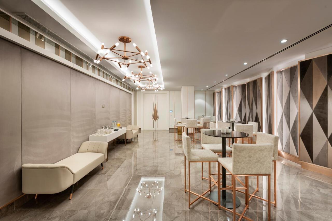 Limak Skopje Luxury Hotel Екстериор снимка The interior of the lounge