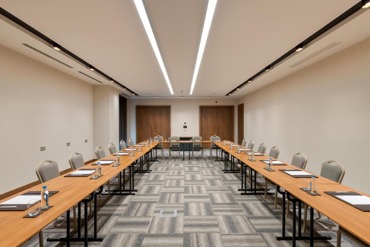 Limak Skopje Luxury Hotel Екстериор снимка Meeting room