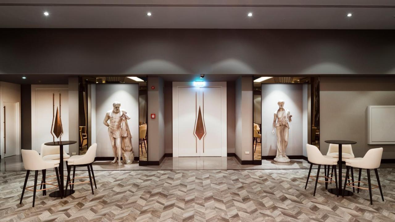 Limak Skopje Luxury Hotel Екстериор снимка The elevators at the 10th floor